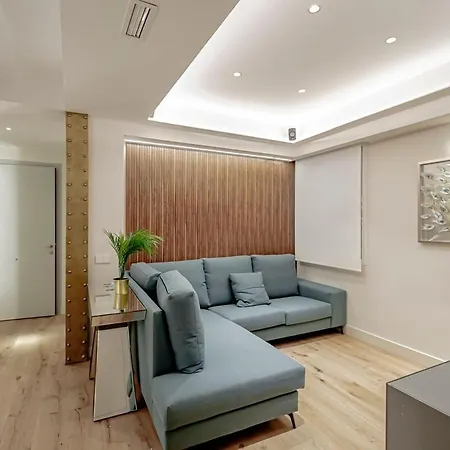 Stylish 5br Flat With Terrace *