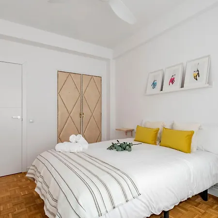 Charming La Latina Life - *