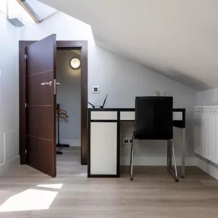 Apartamento Ah- Descubre Desde Un Atico Con Estilo Acogedor Madrid