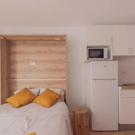 Wood 3 * Madrid