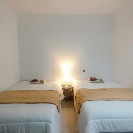 Alexa Host Hostal