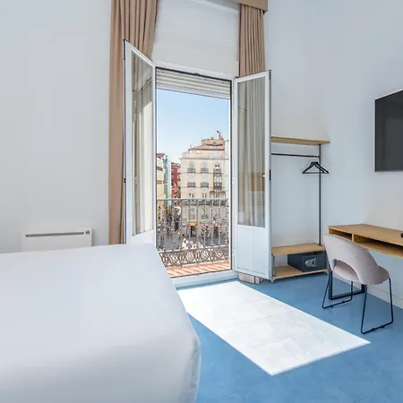 Vandrerhjem Luthia Puerta Del Sol *