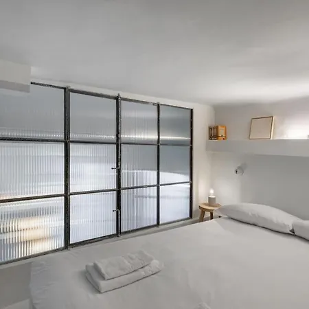3 Bedrooms 2 Bathrooms Furnished - Malasana - Terrace - Bright In Downtown Area - Mintystay