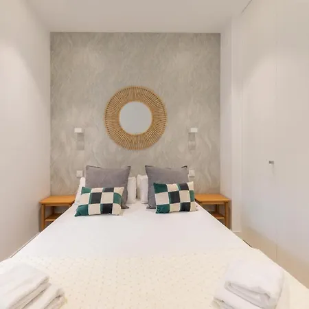 2 Bedrooms 2 Bathrooms Furnished - Delicias - Modern- Mintystay * Madrid