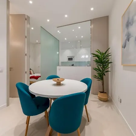 2 Bedrooms 2 Bathrooms Furnished - Delicias - Modern- Mintystay Apartmán *