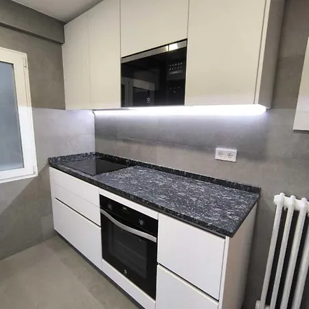 Guest house Ah - Chamartin Smart Rooms - Practicas, Modernas Y Bien Situadas *