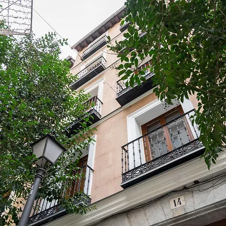 Dobo Luna Apartment *