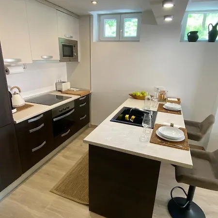 Wonderful In River, Free Parking Near By Madrid