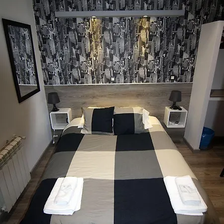Mh Fuencarral Guest house 5*