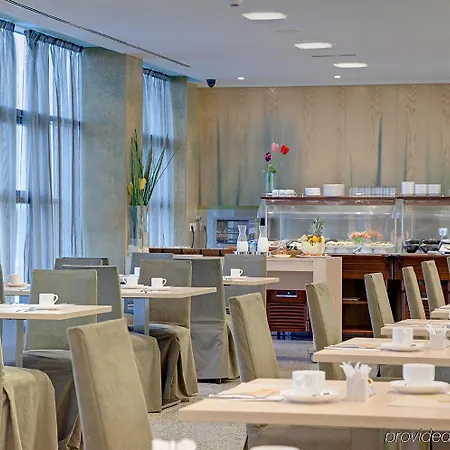 Hotell Crowne Plaza Airport Madrid