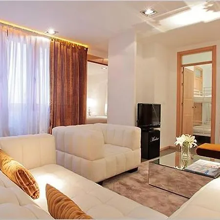 Aparthotel Gran Via 4*