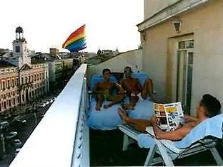 Gay Puerta Del Sol 2*