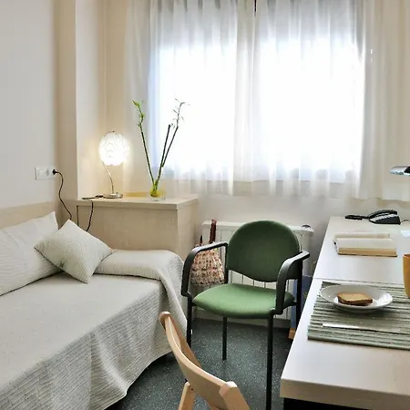 Residencia Universitaria Resa Erasmo Apartment