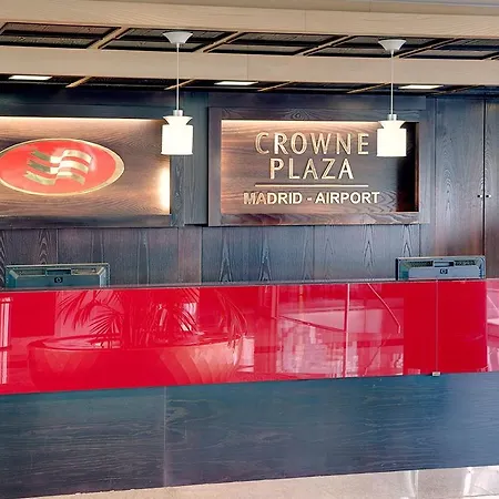 Crowne Plaza Airport Hotell