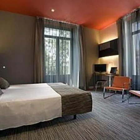 Petit Palace Plaza Del Carmen Hotel