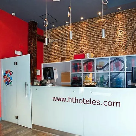Petit Palace Plaza Del Carmen Hotel Madryt