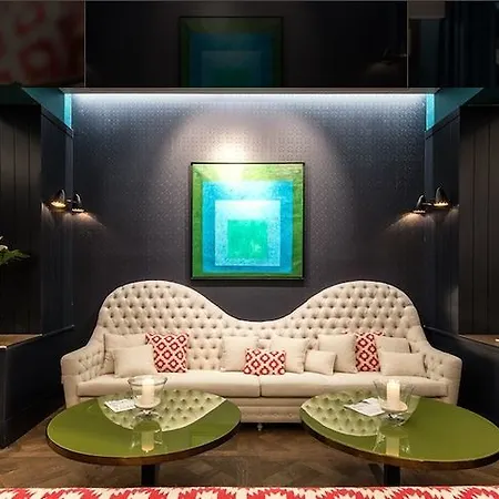 Hotel Vincci The Mint 4*