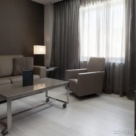Hotel Ac Los Vascos By Marriott 3*