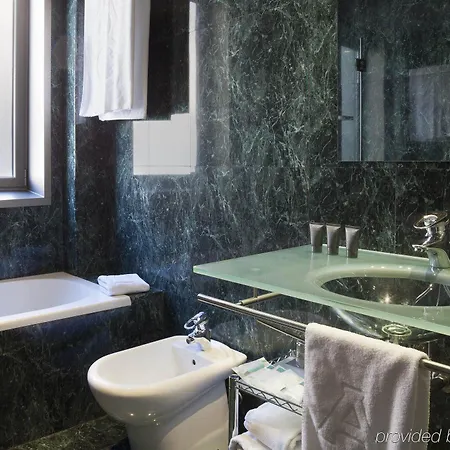 Ac Los Vascos By Marriott Hotel