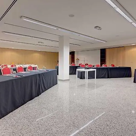 Crowne Plaza Airport Hotell 4*