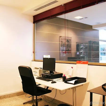 Crowne Plaza Airport Hotell