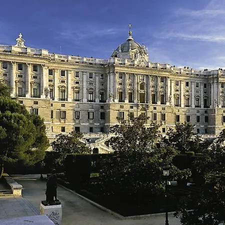 Отель Ibis Calle Alcala *