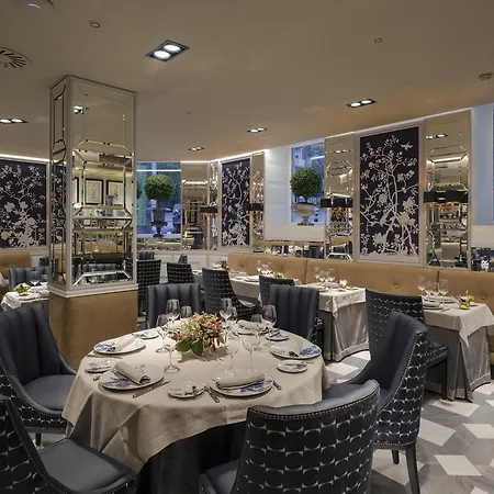 瑞雷斯&城堡传统酒店 5*