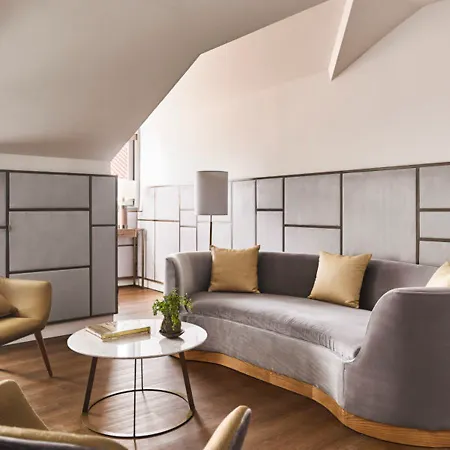 Gran Inglés - The Leading Of The World 5*