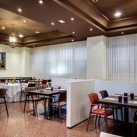 Rafaelhoteles Atocha Hotel 4*