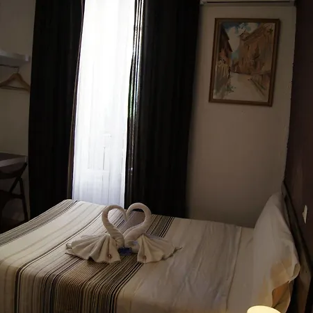 A Nuestra Senora De La Paloma Hostal Madrid