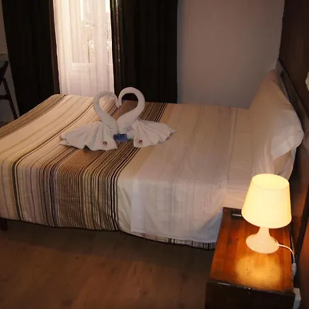Hostal A Nuestra Senora De La Paloma Madrid
