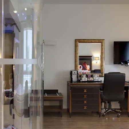 Hotell Crowne Plaza Airport 4*