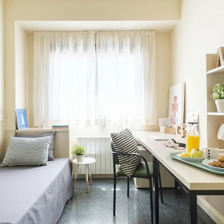 Residencia Universitaria Resa Erasmo Apartment