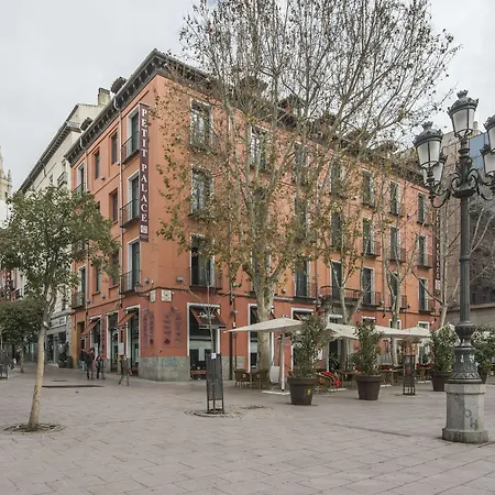Petit Palace Plaza Del Carmen Madryt