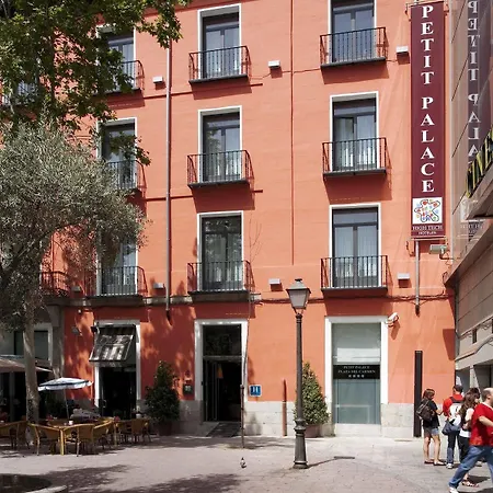 Petit Palace Plaza Del Carmen Hotel