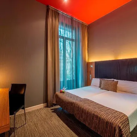 Petit Palace Plaza Del Carmen Hotel