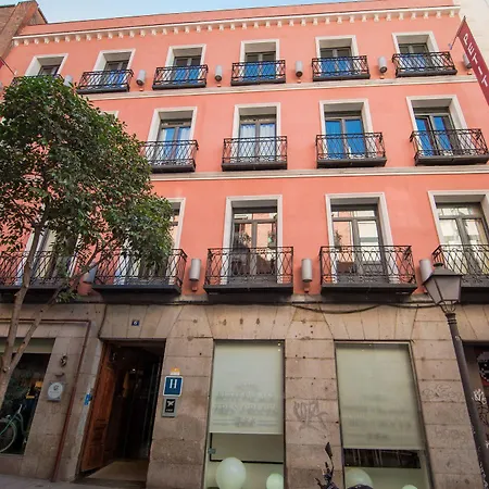 Petit Palace Tres Cruces Hotel