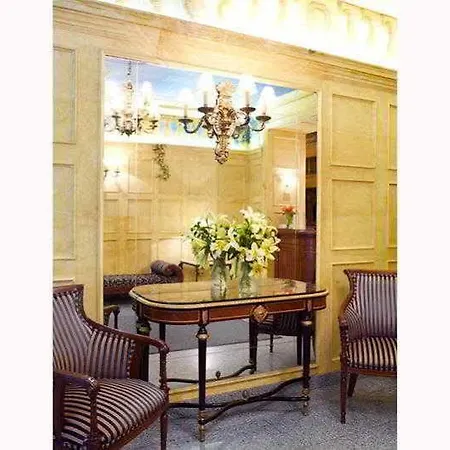 Hotel Carlos V Madrid