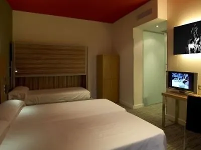 Petit Palace Plaza Del Carmen Hotel