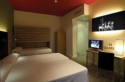 Petit Palace Plaza Del Carmen Hotel
