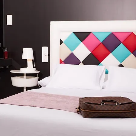 Freedom Hotel 2*