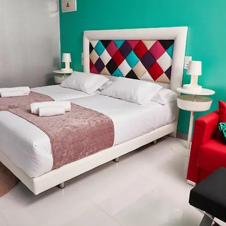 Freedom Hotel 2*