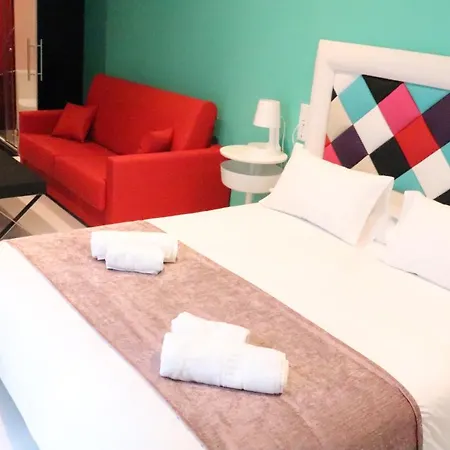 Freedom Hotel 2*