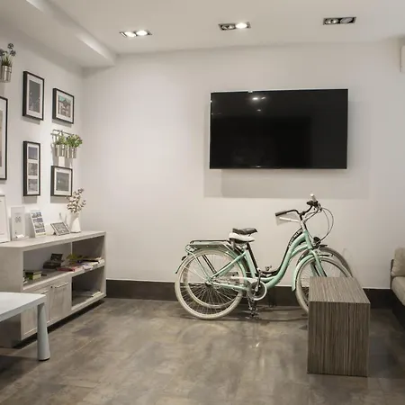 Hotel Petit Palace Tres Cruces Madrid