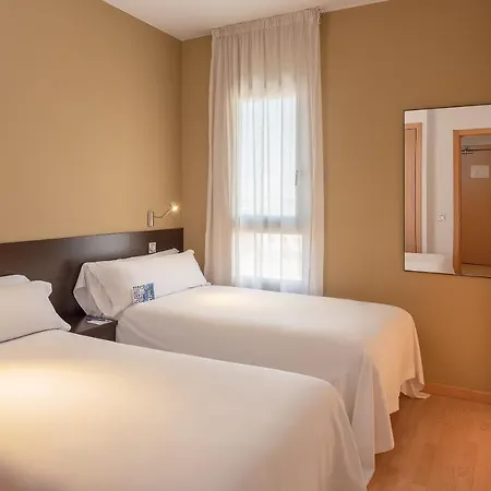 Tryp Airport Appart hôtel *