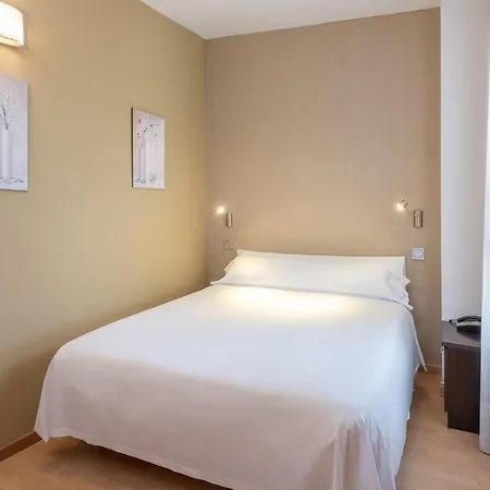 Tryp Airport