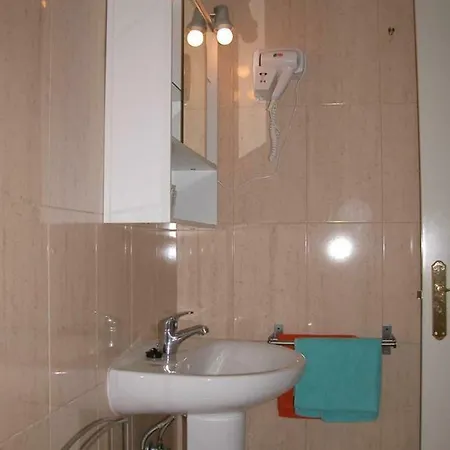 Gasthuis Goyal Pizarro 3*