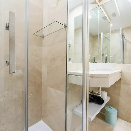 Austrias Center Apartment *