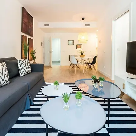 Plaza De Espana Skyline Apartment