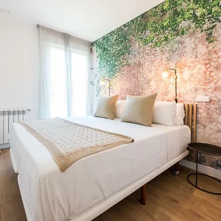 Plaza De Espana Skyline Apartment *
